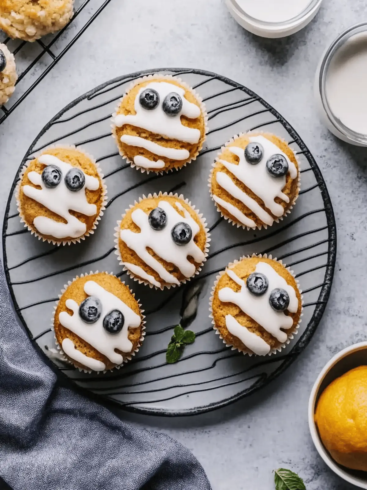 Halloween Mumien-Muffins: Schnelle und einfache Leckerei 4 Halloween Mumien-Muffins